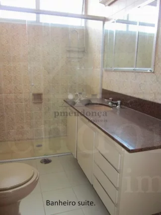 Imagem Apartamento com living para 03 ambientes, piso de tacos, dormitÃ³rios com armÃ¡rios embutidos, b...