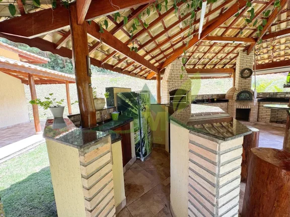 Imagem Sítio de Alto Padrão em Atibaia-SP com Vista Deslumbrante