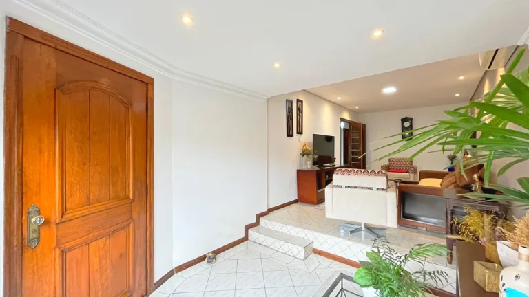 Imagem Casa para venda no bairro Vila Nova em Porto Alegre