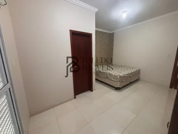 Imagem Sobrado com 3 Dormitórios sendo 1 suíte á Venda no bairro Tupi - Praia Grande