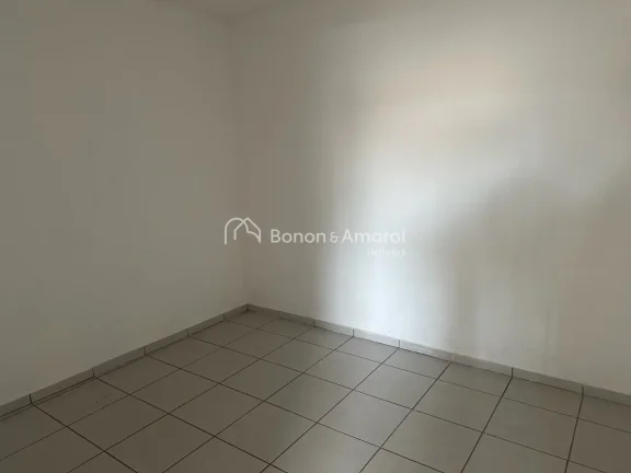 Imagem Casa para locação no bairro Taquaral em Campinas/SP. Na parte superior, living para 2 ambientes, 3...