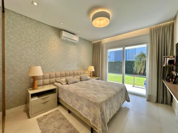 Imagem Casa em Condominio 4 Dormitórios - Bairro Zona Nova