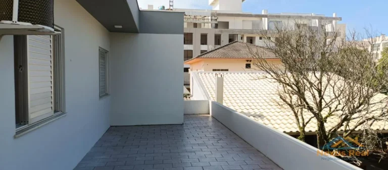 Imagem Sobrado com 4 Quartos