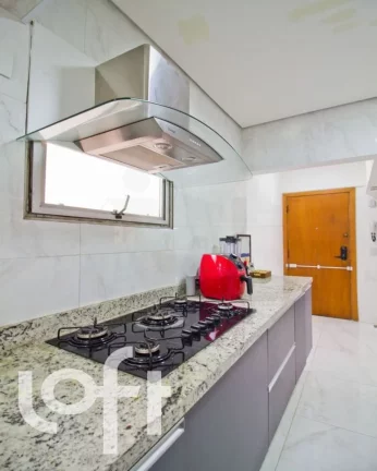 Imagem Apartamento reformado em Higienópolis com 2 quartos ( 1 suíte ) e 2 vagas, 81m²