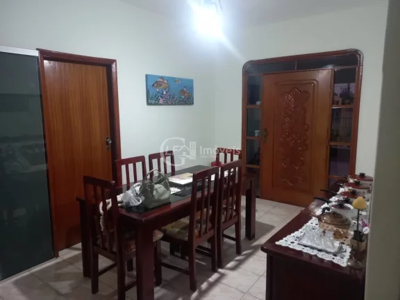 Imagem Imperdível oportunidade: Casa comercial de alto padrão à venda em Coxim-MS, no Centro! 3 quartos, 1 suíte, 1 sala, 5 banheiros, 1 vaga de garagem, 180m² de área.