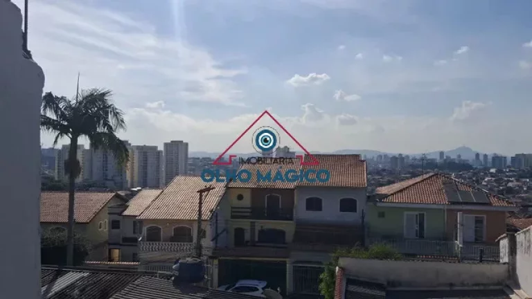 Casa Térrea Jardim D'Abril - 2 dormitórios com suíte - Vagas - Varanda