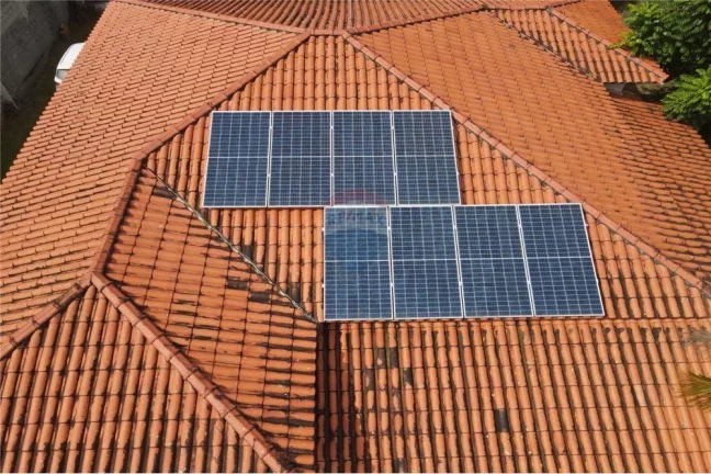 Imagem Casa com três dormitórios com banheiro no Condado .