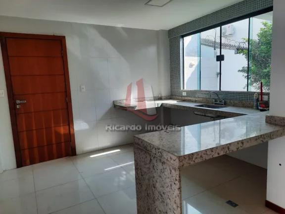 Imagem Linda Casa Duplex Localização Privilegiada c/ 150 m²