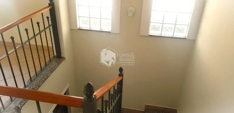 Imagem SOBRADO À VENDA, COM 200M² COM 3 DORMS SENDO 1 SUÍTE COM 2 VAGAS E ARMÁRIOS EMBUTIDOS NA COZINHA - OPORTUNIDADE VILA ROMANA