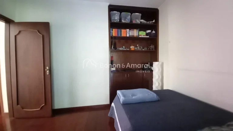 Imagem Linda casa em uma região de muito verde e tranquilidade, bolsão de chácaras perto da entrada de V...