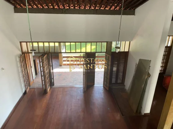 Imagem Oportunidade Única: Casa Espaçosa no Coração da Barra da Tijuca Arouca