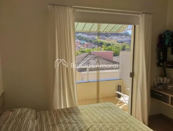 Imagem Esta casa oferece um excelente espaço, com quatro suítes, incluindo uma máster com closet e banhe...