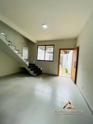 Casa Duplex 2 quartos sendo 1 suite - Vila Militar CÓD 1590