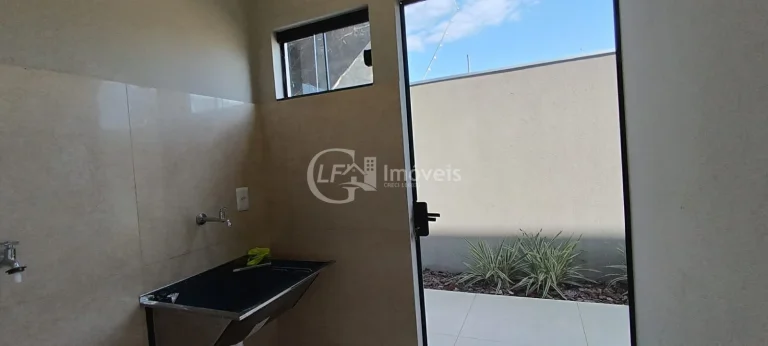 Imagem Imperdível casa à venda em Campo Grande-MS, Bairro Seminário: 3 quartos, 1 suíte, 2 salas, 3 banheiros, 3 vagas, 128m².