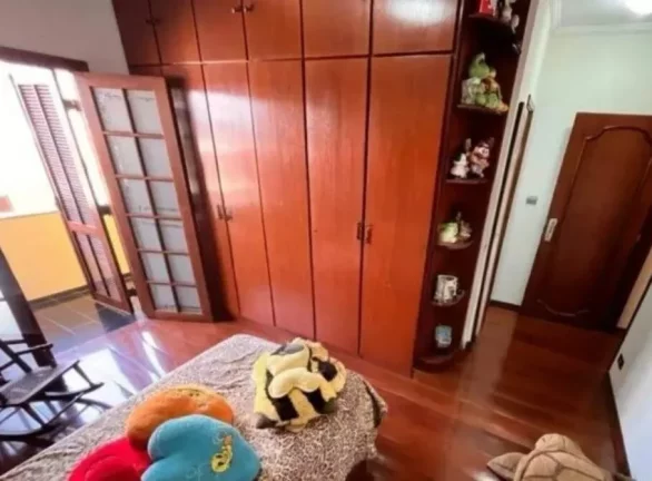 Imagem Belíssima casa com 5 dormitórios no Bairro Marapé-Venda e Locação!!!
