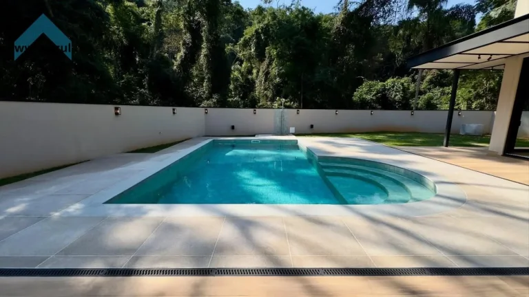 Imagem Condomínio de Luxo em Atibaia: Exclusividade e Conforto