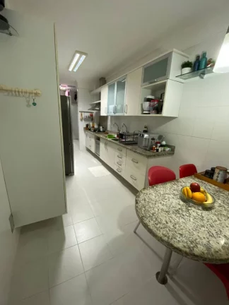 Imagem Mansão Nilton Fontes: Espaçoso Apartamento de 3 Quartos à Venda com Área de Lazer e Vista Privilegiada no 13º Andar