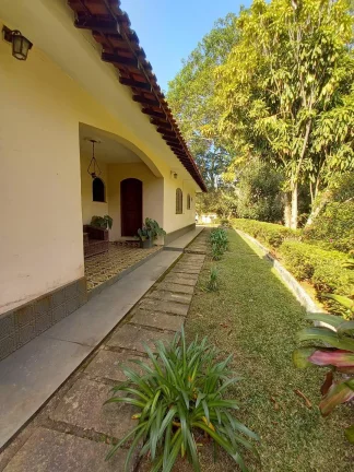 Imagem CASA COM 18.000M2, PISCINA - NOVA FRIBURGO.