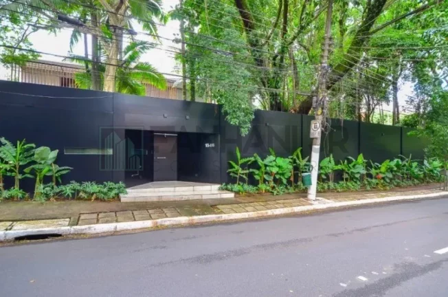 Imagem Luxuosa cas à venda no Jardim Europa: 4 quartos, 4 suítes, 5 salas, 6 banheiros, 8 vagas de garagem, 1.117,00m² de área. Venha conferir!