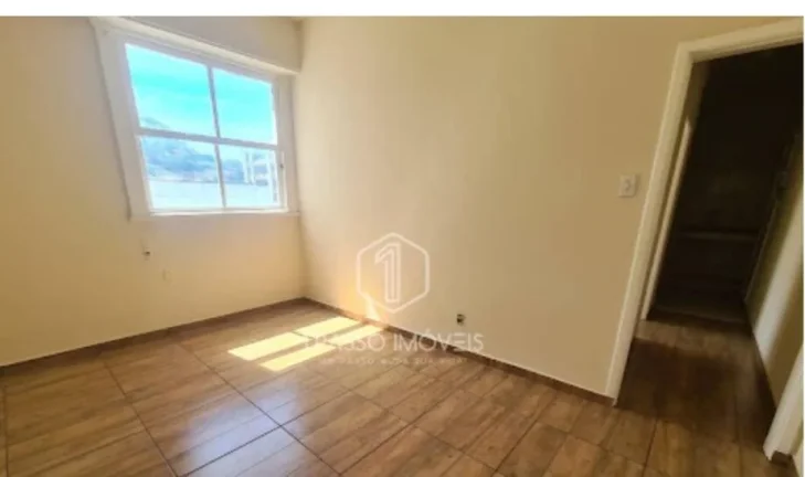 Imagem Apartamento rua do Catete Glória andar alto sol da manhã vista livre