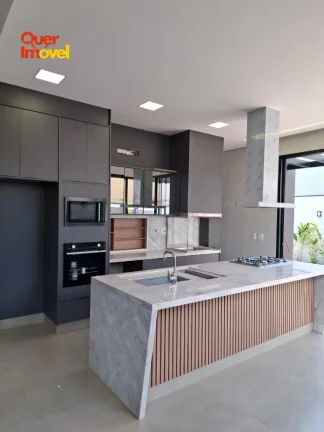 Imagem Casa em Condomínio de Luxo na Vila do Golf em Ribeirão Preto-SP: 4 Quartos, 2 Suítes, 2 Salas, 4 Banheiros, 200m².