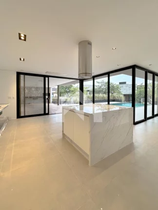 Imagem Casa de Condomínio em Alphaville - Santana de Parnaíba