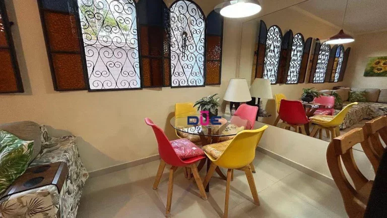 Imagem Sobrado com 2 dormitórios à venda, 89 m² por R$ 900.000 - Marapé - Santos/SP