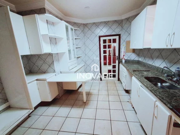 Imagem Casa com 3 dormitórios para alugar, 320 m² por R$ 3.500,00/mês - Jardim América - Itumbiara/GO