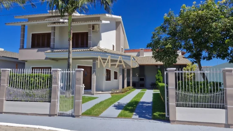 Imagem Imperdível: Casa à venda em Florianópolis-SC, Ingleses! 4 quartos, 1 suíte, 2 salas, 3 banheiros, 3 vagas, 240m².