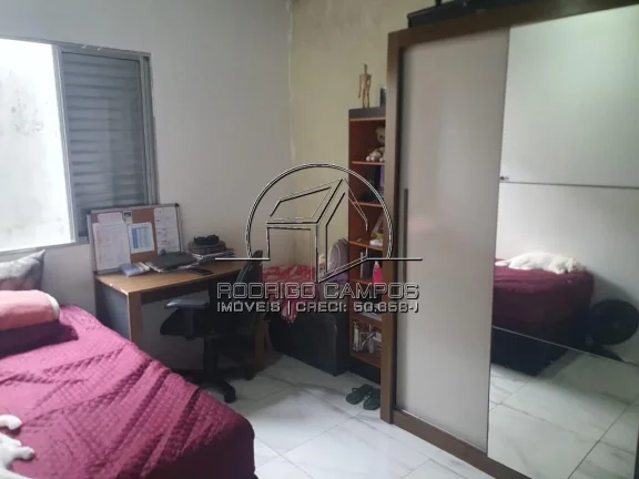 Imagem Espaçoso Sobrado à Venda na Cidade Ocian - 3 Quartos e 3 Vagas
