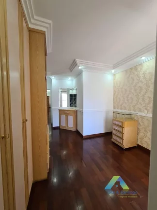 Imagem Sobrado com 3 suítes e 4 vagas em Vila Pires, Santo André/SP !!