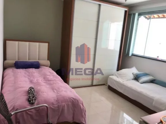 Imagem Linda casa situada na Praia da Costa com incríveis 274m2, 4 Quartos 2 suítes e um super lazer!!!