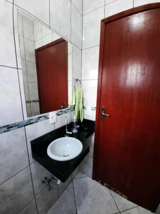 Imagem Sobrado com 3 dormitórios à venda, 225 m² por R$ 650.000,00 - Jardim Las Vegas - Santo André/SP