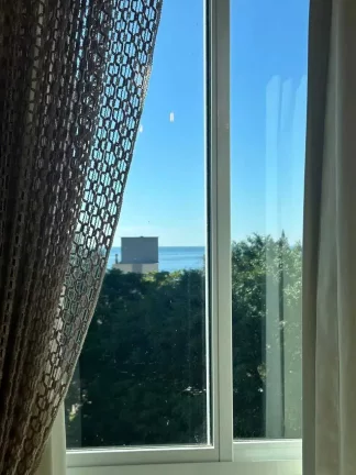 Imagem Apartamento mobiliado com 3 dormitórios sendo 1 suítes e 2 vagas de garagem em Itajaí/SC