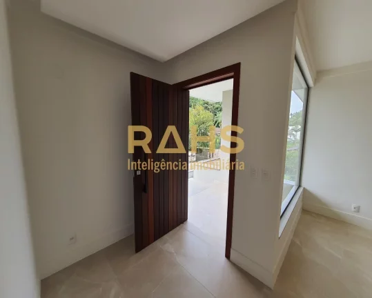 Imagem Imóvel espetacular em região estritamente residencial início do bairro América. Terreno de 2.150...