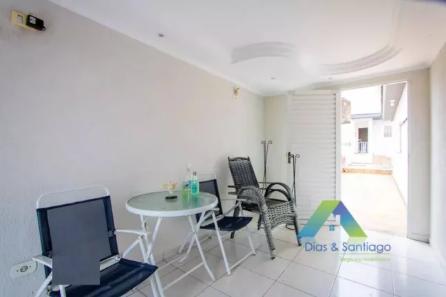 Imagem SANTO ANDRÉ Casa 300M² de terreno, 224M² area construída,2 casas, frente e fundo, espaço gourmet, piscina, 2 vagas ótima localização e valor !!!