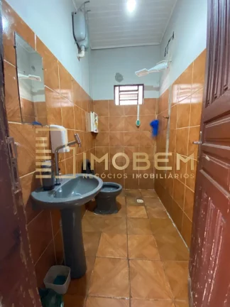 Imagem Casa Comercial à Venda em Sinop-MT, Jardim das Violetas: 3 Quartos, 2 Banheiros, 1 Vaga de Garagem, 90m² de Área