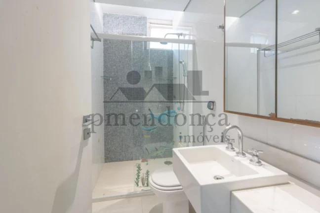 Imagem Apartamento reformado com 230m² em Higienópolis, 3 quartos (1 suíte) e 2 vagas.