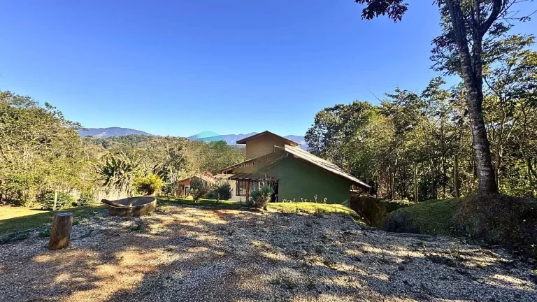 Imagem Entrou, Viveu: A Praticidade de uma Casa Pronta na Mantiqueira
