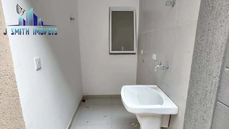 Imagem CASA 2 SUÍTES, 75m², 2 VAGAS, CONDOMÍNIO LAZER COMPLETO. KM 26 DA RAPOSO