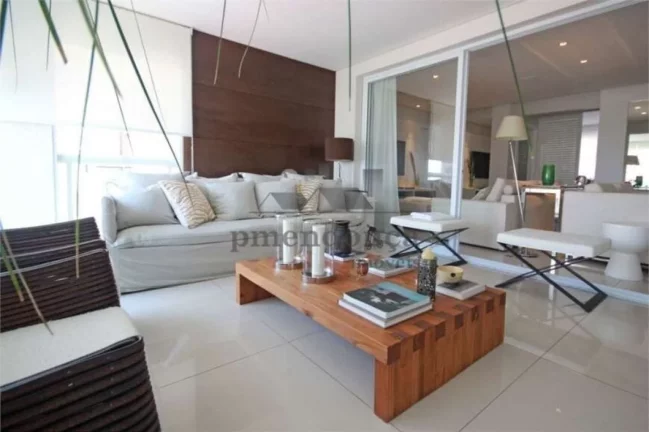 Imagem Beleza e encanto desse apartamento com 170 m² invadem os espaços permeados por tonalidades neutras...