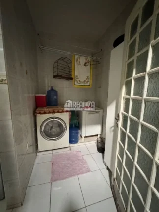 Imagem Casa à venda no Parque São Geraldo, Uberaba: piscina aquecida e varanda gourmet