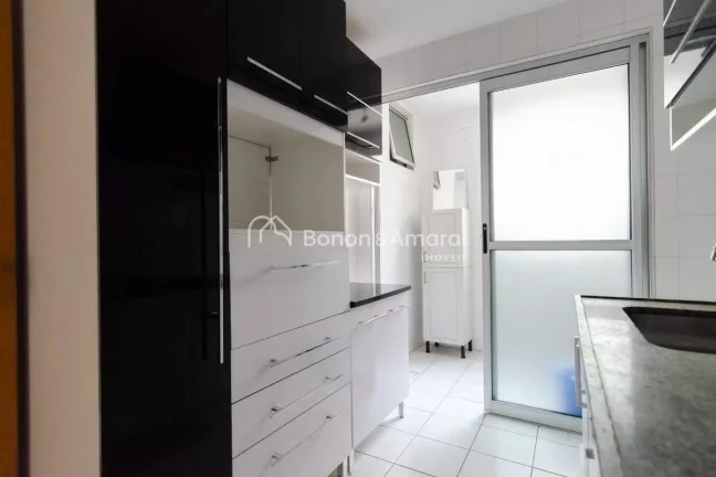 Imagem Este espaçoso apartamento de 72 metros quadrados está localizado no desejado bairro de Mansões Sa...