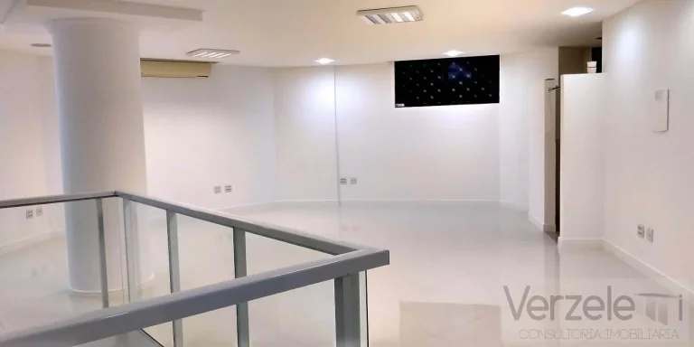 Imagem Sala Comercial para Venda em Balneário Camboriú / SC no bairro Centro
