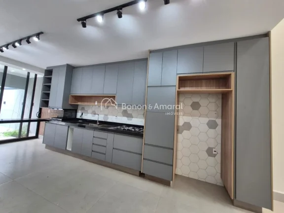 Esta bela casa térrea combina conforto e sofisticação em seus 156,48 m² de área construída. Co...