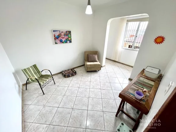 Imagem Casa com Piscina na Trindade