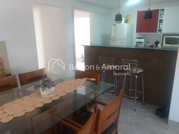 Imagem Este sobrado recém-reformado oferece uma combinação perfeita de modernidade e conforto em seus 21...
