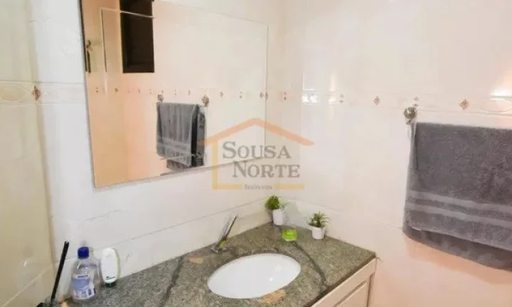 Imagem Apartamento com 3 dormitórios, sendo 1 suíte, totalizando 4 banheiros. Possui 150 m² de área, lo...