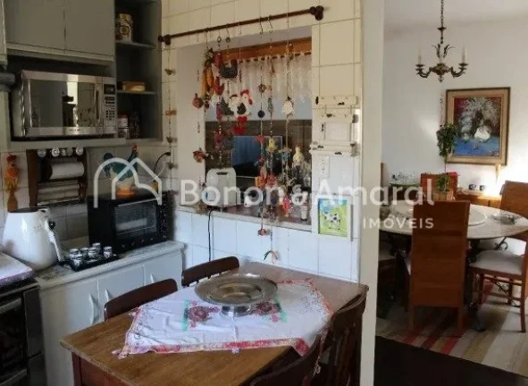 Imagem ...#34;Espaçoso Sobrado de 3 Dormitórios com Suíte e 4 Vagas em Rua Tranquila de Sousas...#34;