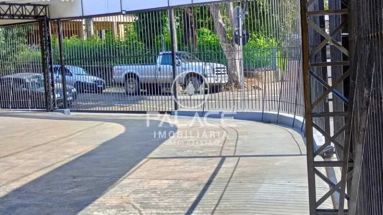 Imagem Excelente ponto comercial disponível para venda, com vão livre de 105m² e área construída total...